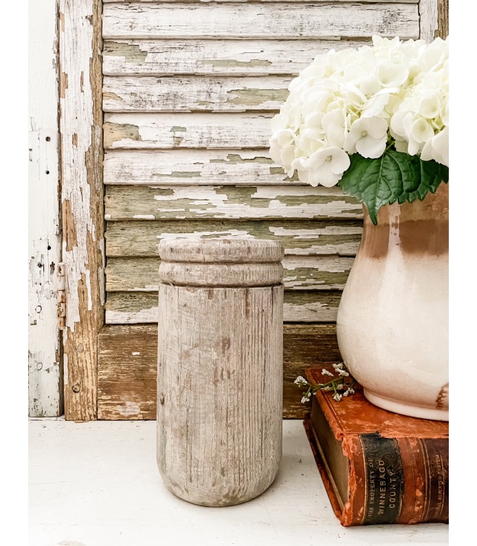 Vintage Architectural Salvage - Thin White/Gray Column